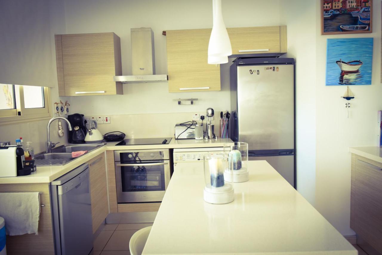 Riverland Beach Villa โปรทาราส ภายนอก รูปภาพ