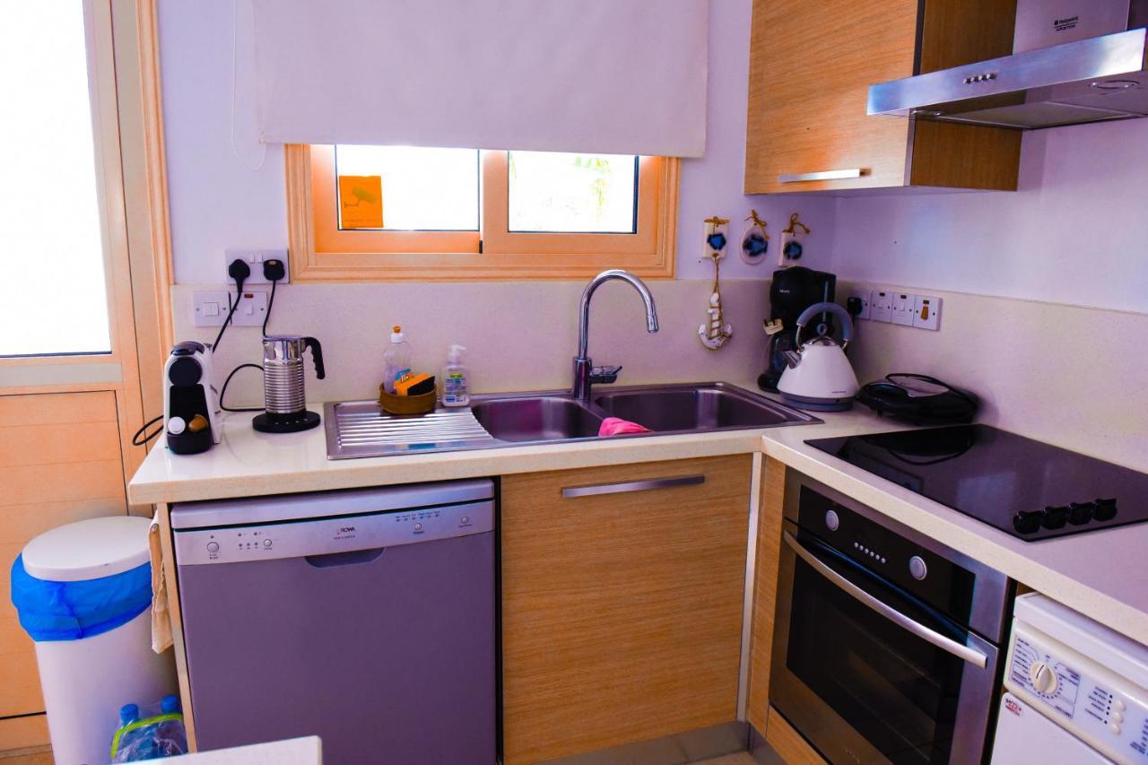 Riverland Beach Villa โปรทาราส ภายนอก รูปภาพ